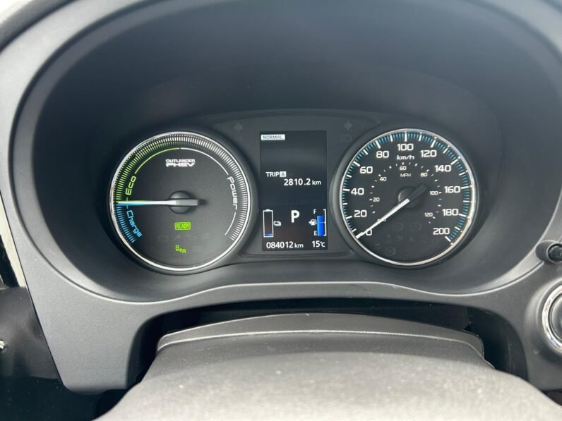 
								2018 Mitsubishi Outlander Limited PHEV AWD SUV full									