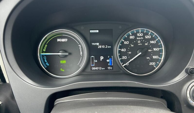 
								2018 Mitsubishi Outlander Limited PHEV AWD SUV full									