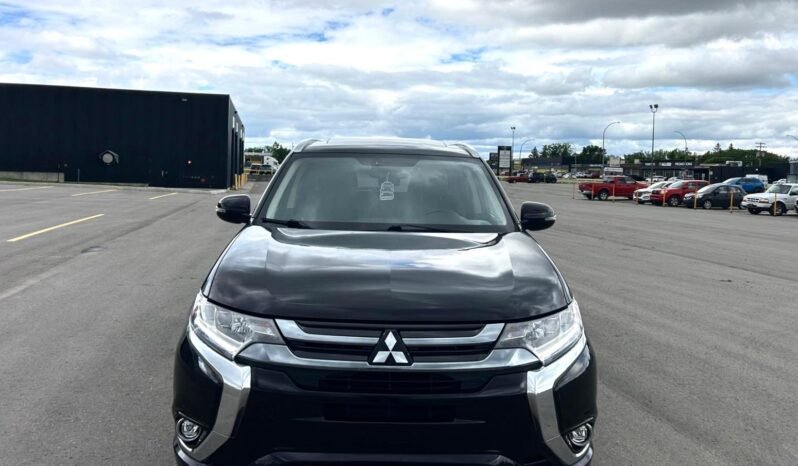 
								2018 Mitsubishi Outlander Limited PHEV AWD SUV full									