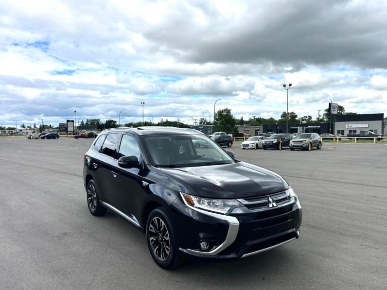 
								2018 Mitsubishi Outlander Limited PHEV AWD SUV full									