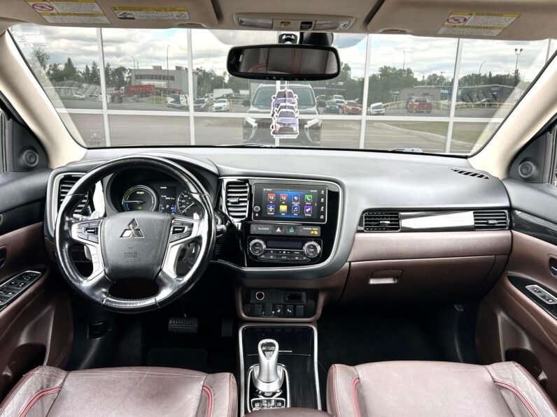 
								2018 Mitsubishi Outlander Limited PHEV AWD SUV full									