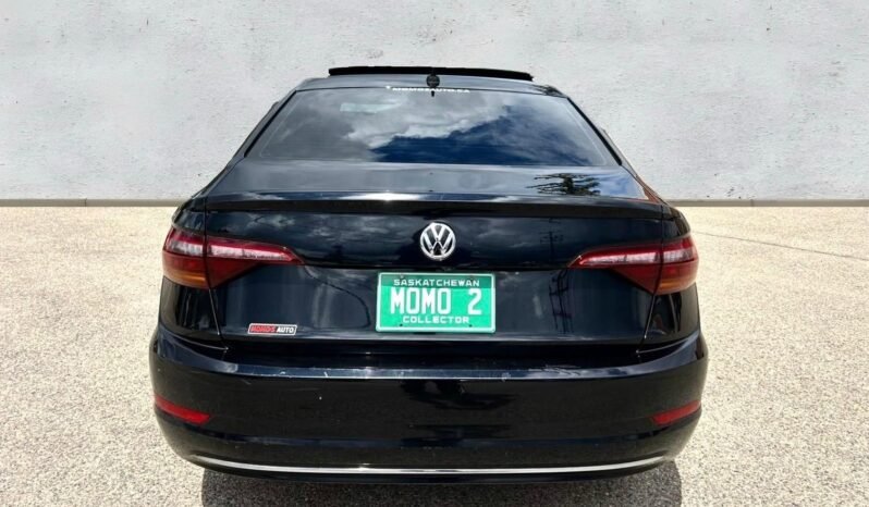 
								2019 Volkswagen Jetta R-Line Sedan full									