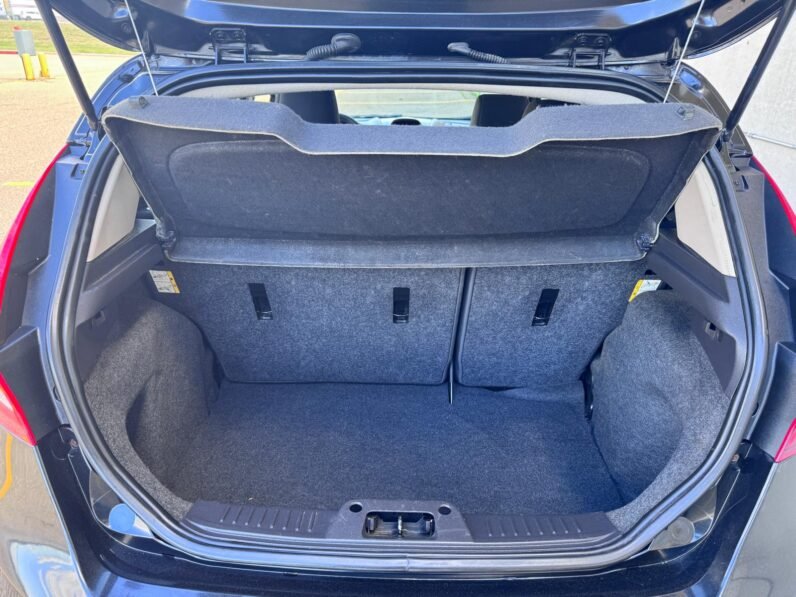 
								2011 Ford Fiesta Hatchback full									