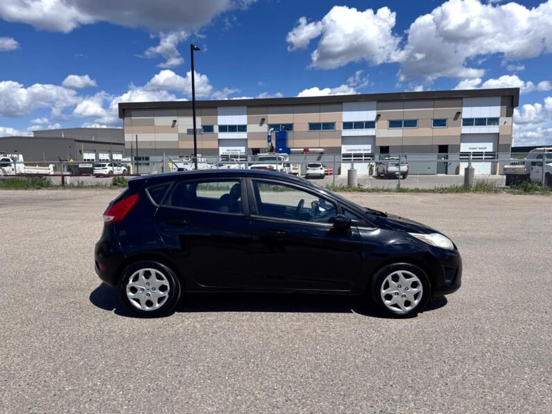 
								2011 Ford Fiesta Hatchback full									