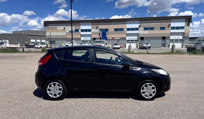 
								2011 Ford Fiesta Hatchback full									