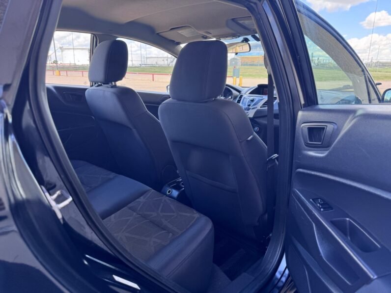 
								2011 Ford Fiesta Hatchback full									