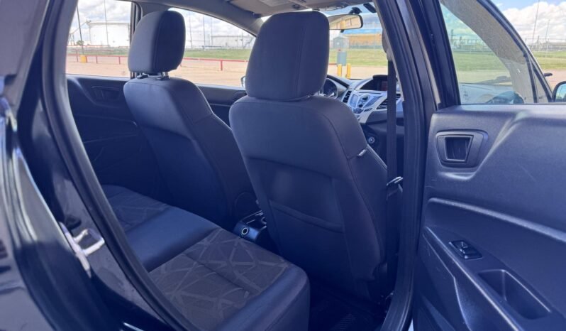 
								2011 Ford Fiesta Hatchback full									