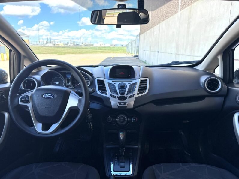 
								2011 Ford Fiesta Hatchback full									