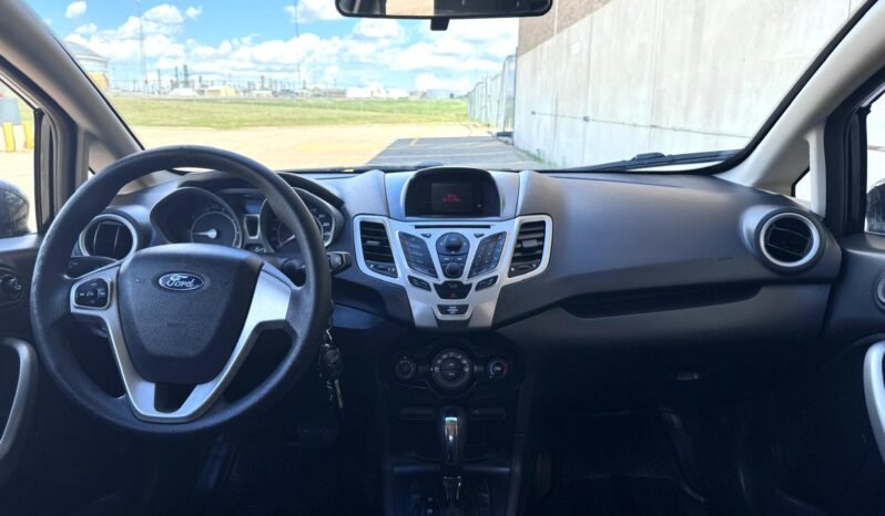 
								2011 Ford Fiesta Hatchback full									