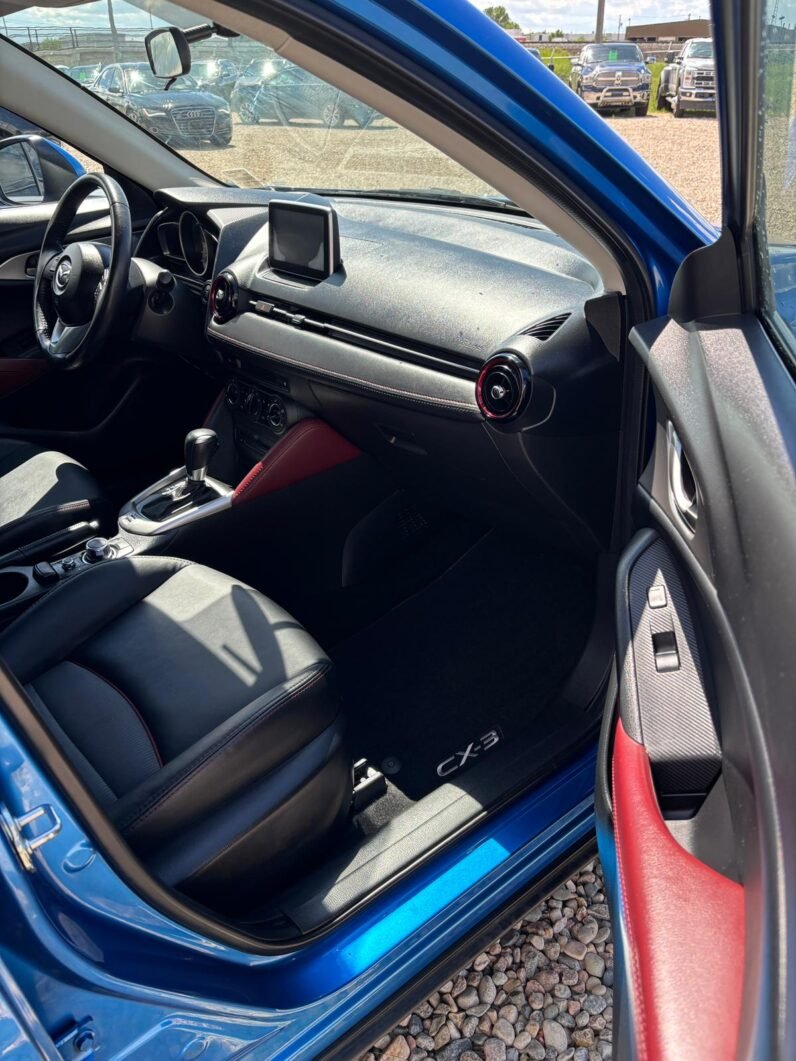 
								2016 Mazda CX-3 Touring SUV full									
