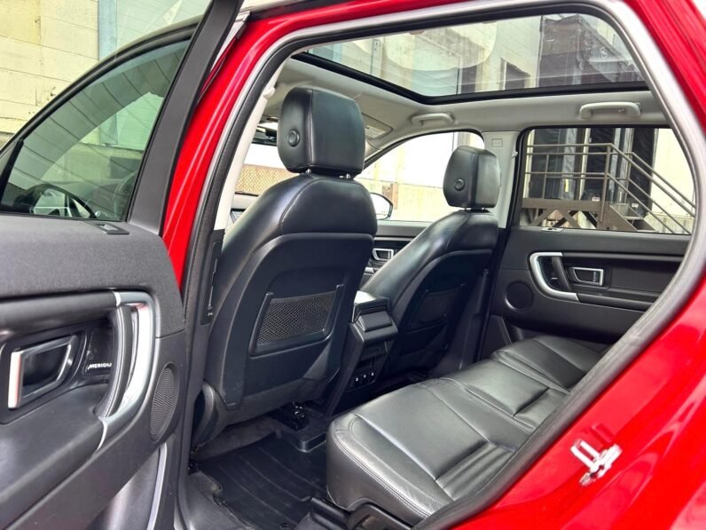 
								2017 Land Rover Discovery AWD SUV full									