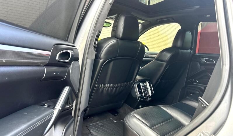 
								2013 Porsche Cayenne GTS AWD SUV full									