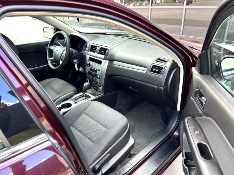 
								2011 Ford Fusion SEL Sedan full									