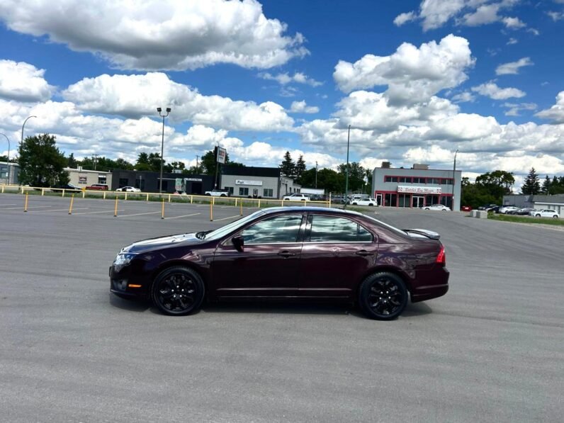 
								2011 Ford Fusion SEL Sedan full									