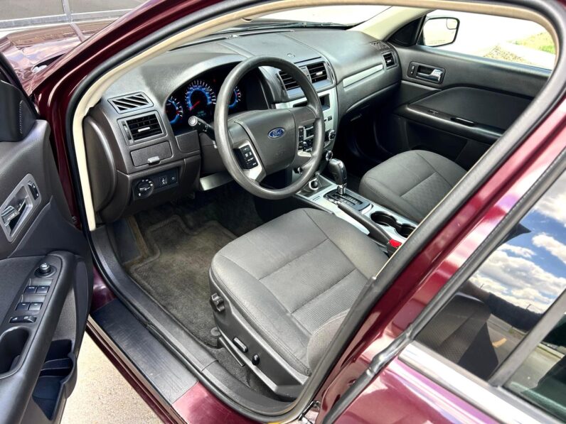 
								2011 Ford Fusion SEL Sedan full									