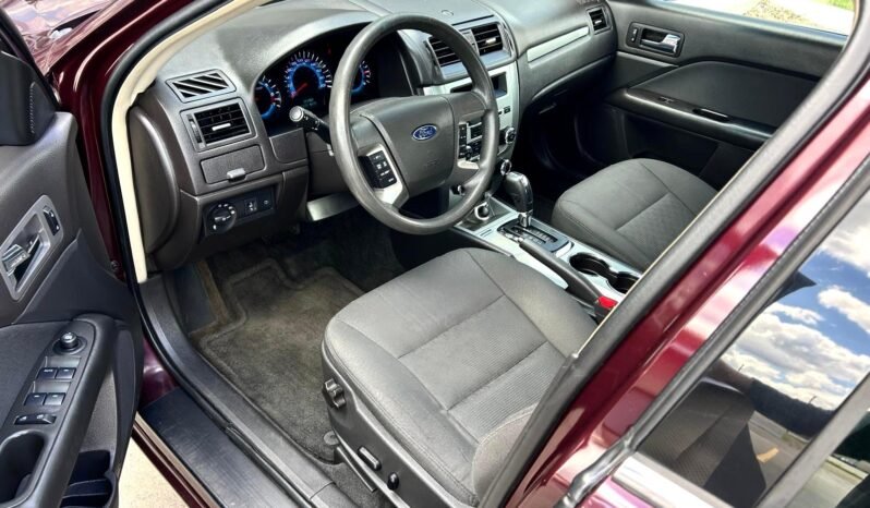 
								2011 Ford Fusion SEL Sedan full									