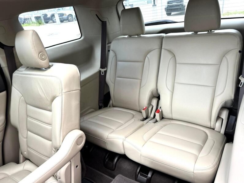 
								2018 GMC Acadia Denali AWD SUV. full									