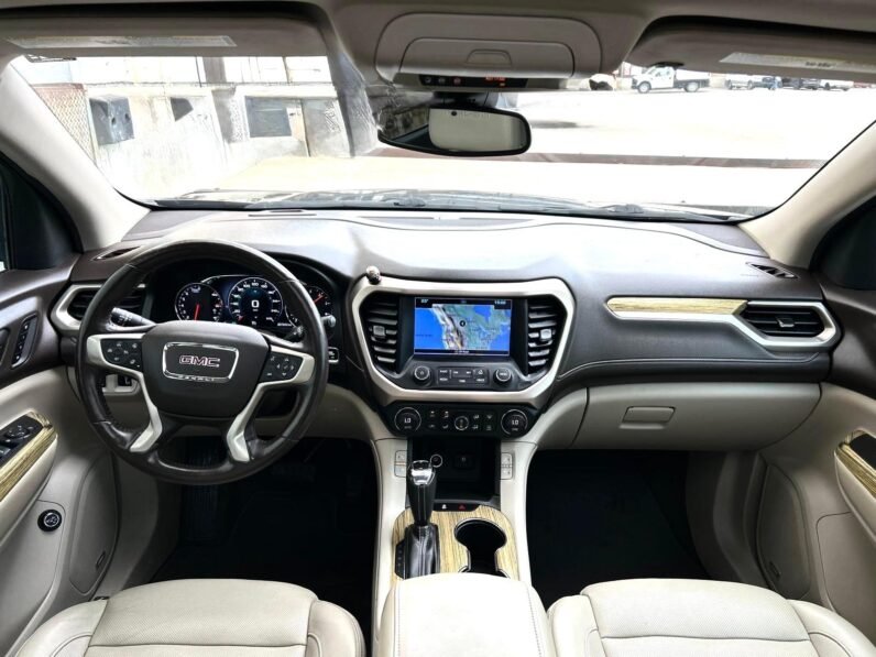 
								2018 GMC Acadia Denali AWD SUV. full									