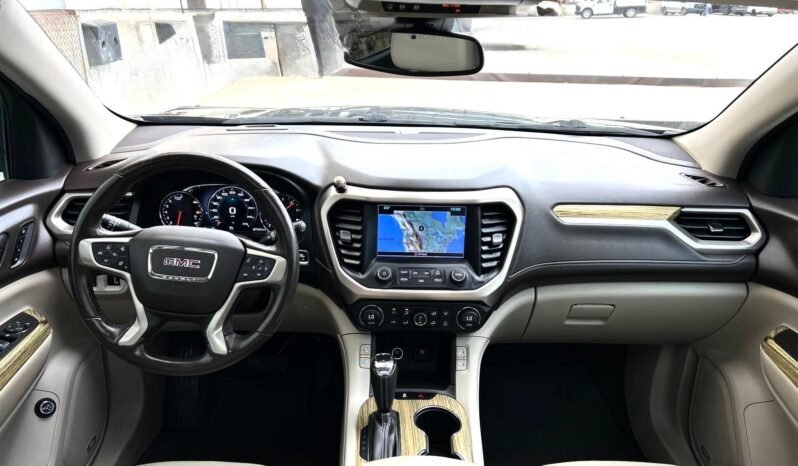 
								2018 GMC Acadia Denali AWD SUV. full									
