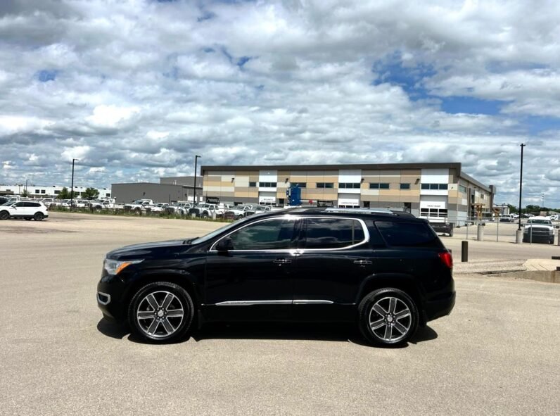 
								2018 GMC Acadia Denali AWD SUV. full									