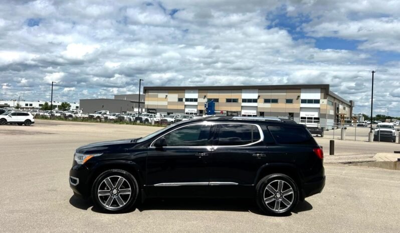 
								2018 GMC Acadia Denali AWD SUV. full									