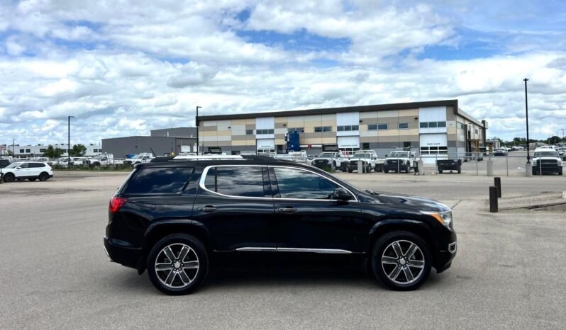 
								2018 GMC Acadia Denali AWD SUV. full									