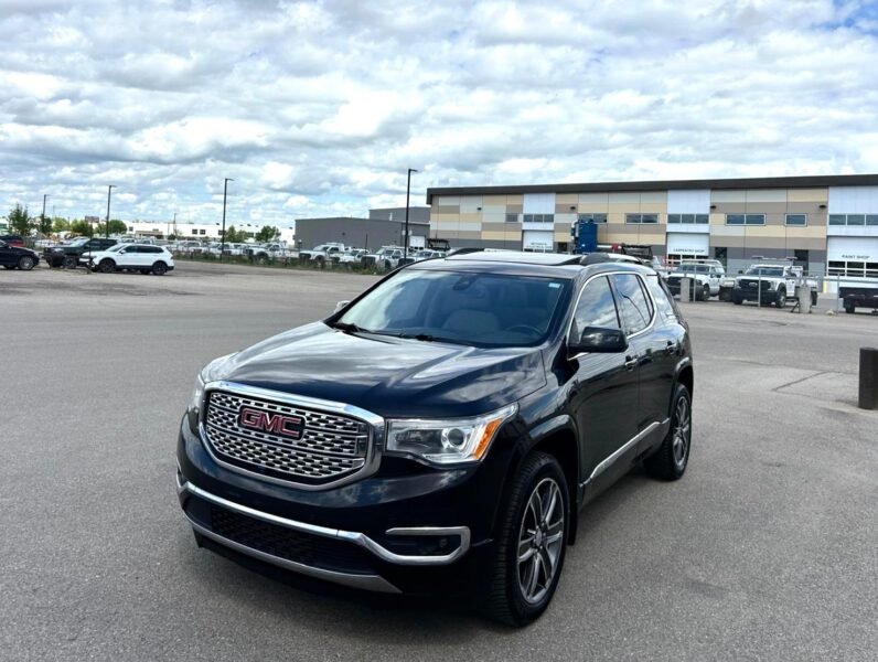 
								2018 GMC Acadia Denali AWD SUV. full									