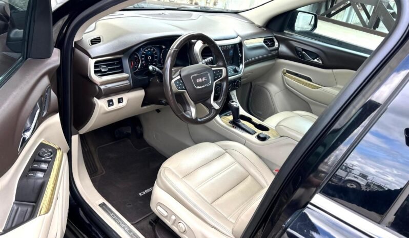 
								2018 GMC Acadia Denali AWD SUV. full									