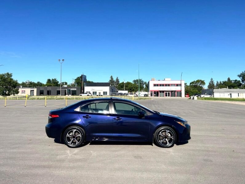 
								2022 Toyota Corolla LE Sedan full									