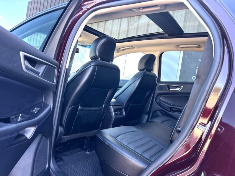 
								2018 Ford Edge SEL AWD SUV full									