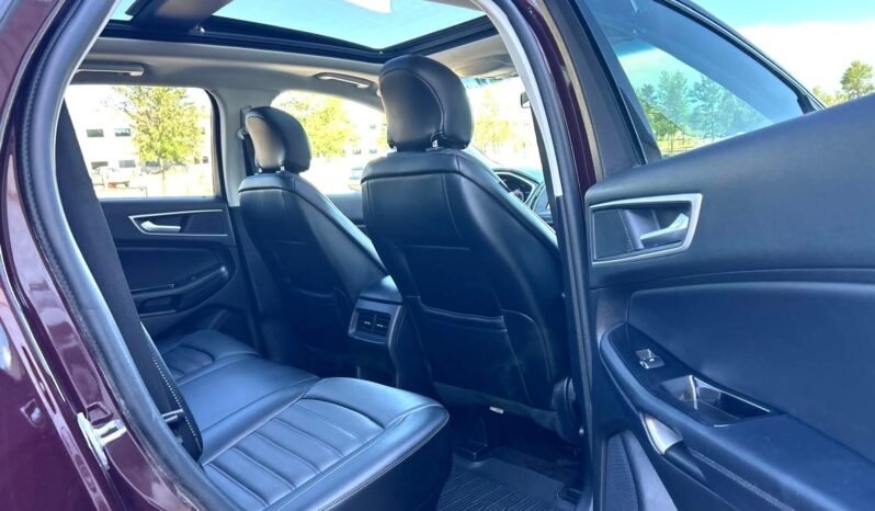
								2018 Ford Edge SEL AWD SUV full									