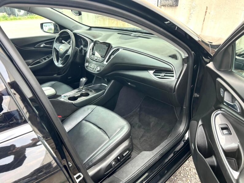 
								2017 Chevrolet Malibu Premier Sedan full									