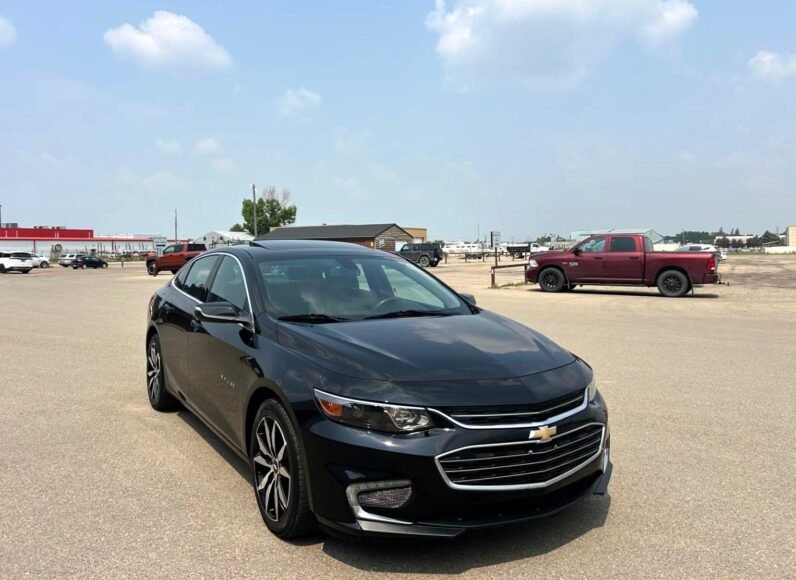 
								2017 Chevrolet Malibu Premier Sedan full									