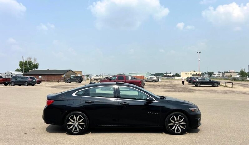 
								2017 Chevrolet Malibu Premier Sedan full									