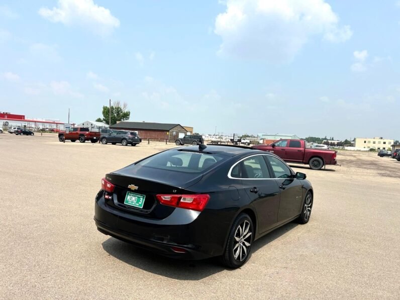 
								2017 Chevrolet Malibu Premier Sedan full									