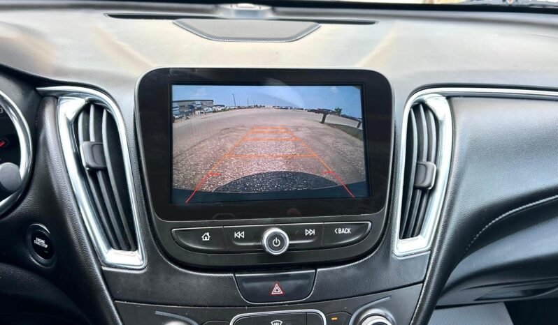 
								2017 Chevrolet Malibu Premier Sedan full									