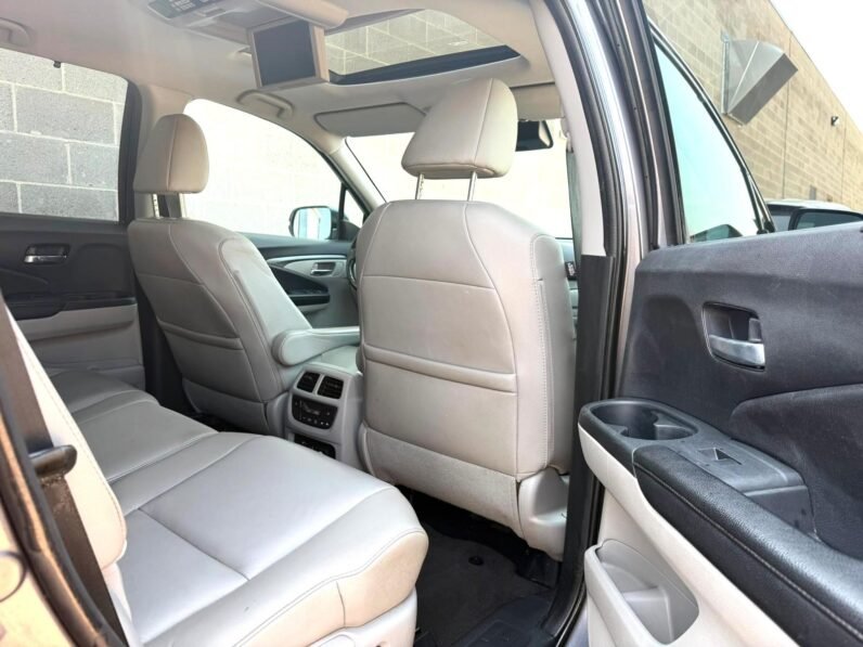 
								2016 Honda Pilot EX-L AWD SUV full									