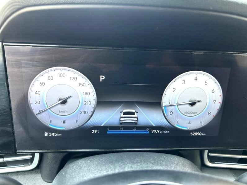 
								2023 Hyundai Elantra Luxury Sedan full									