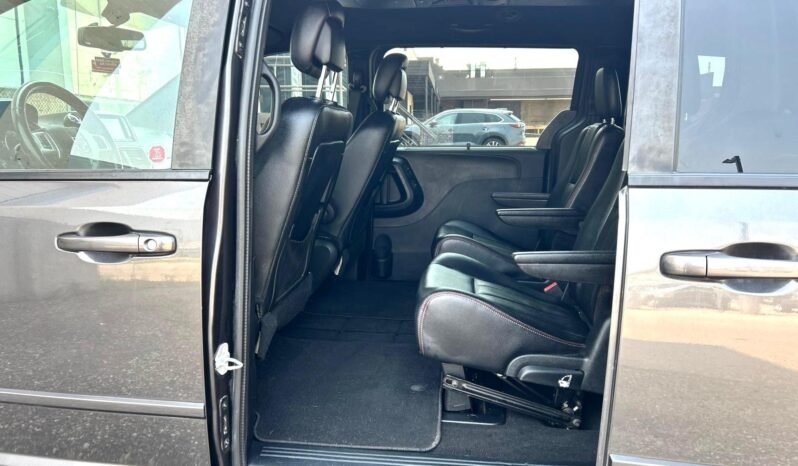 
								2016 Dodge Grand Caravan R/T Minivan full									