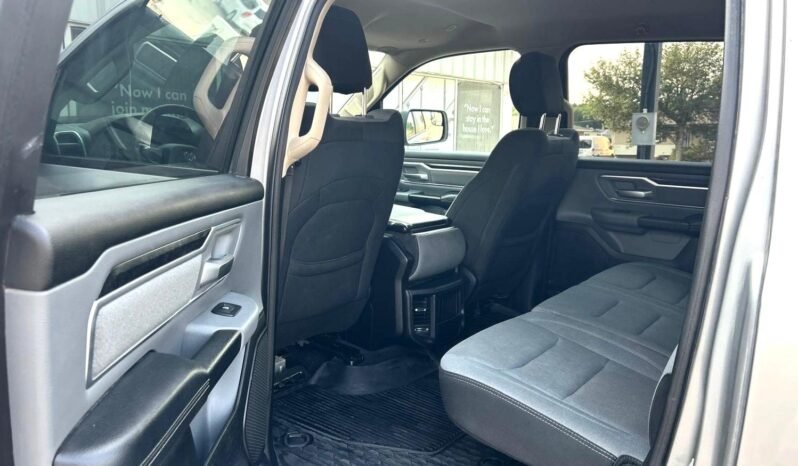 
								2019 Dodge Ram 1500 BigHorn Crewcab 4×4 Pickup Truck full									