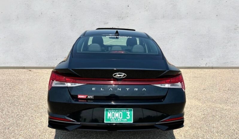 
								2023 Hyundai Elantra Luxury Sedan full									
