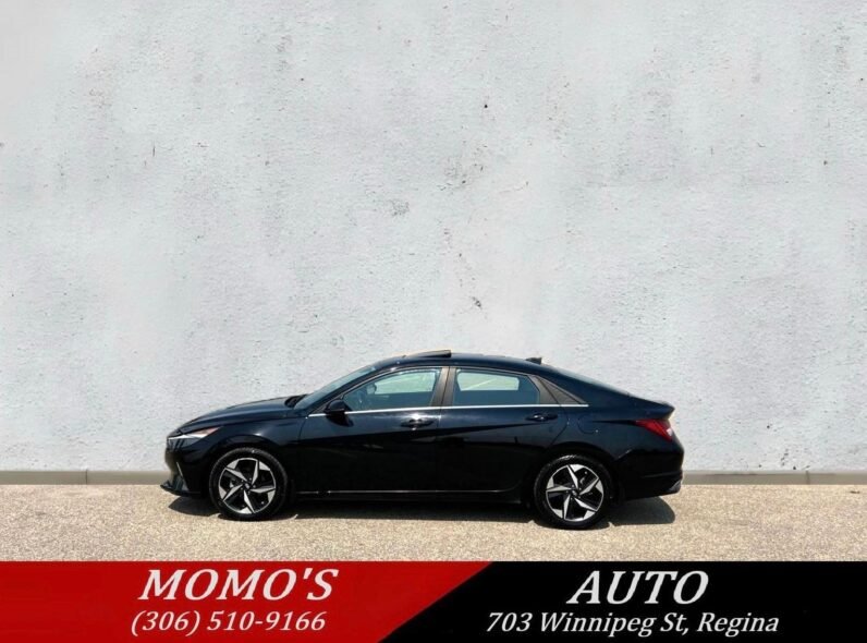
								2023 Hyundai Elantra Luxury Sedan full									