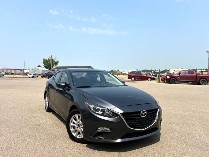 
								2015 Mazda3 Skyactiv Sedan full									