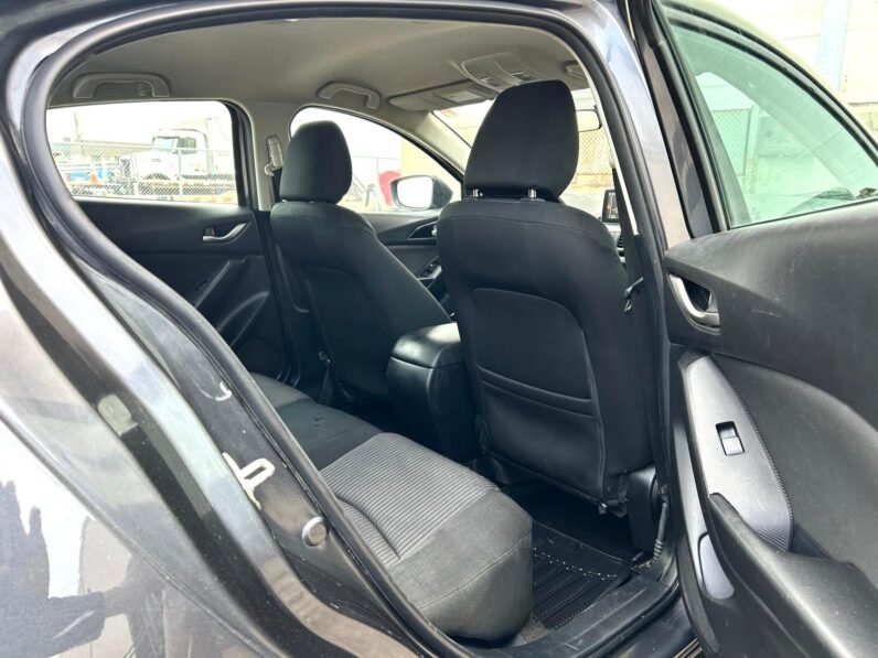 
								2015 Mazda3 Skyactiv Sedan full									