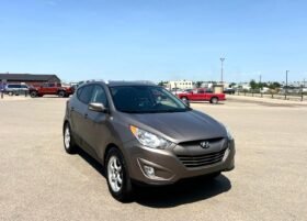 2013 Hyundai Tucson Limited AWD SUV.