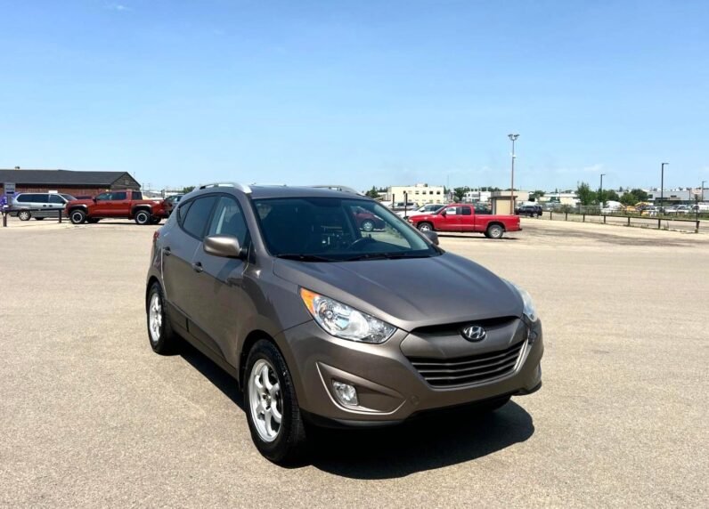 
								2013 Hyundai Tucson Limited AWD SUV. full									