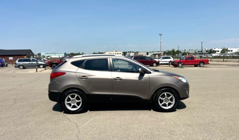 
								2013 Hyundai Tucson Limited AWD SUV. full									