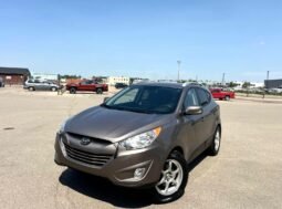 2013 Hyundai Tucson Limited AWD SUV.