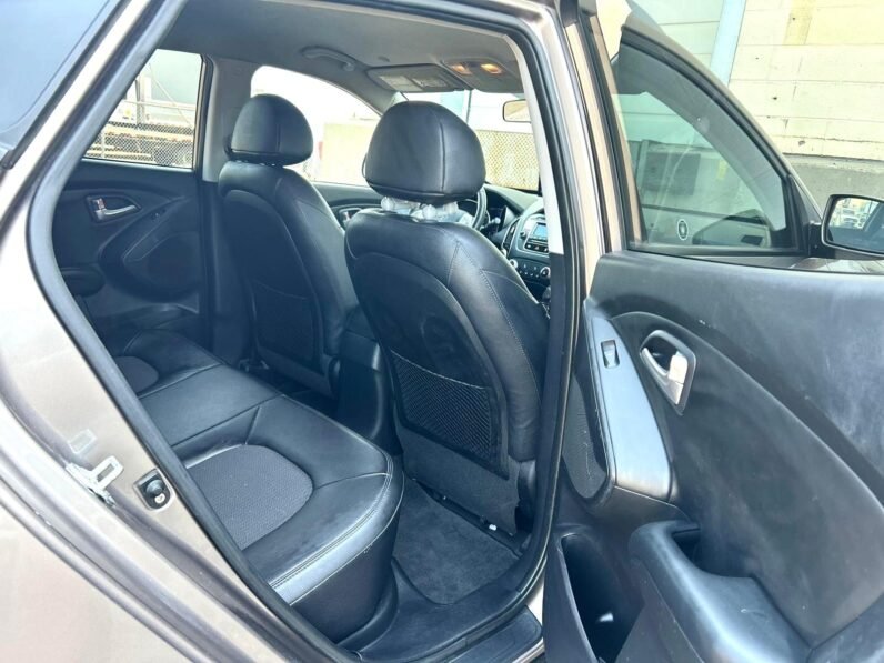 
								2013 Hyundai Tucson Limited AWD SUV. full									