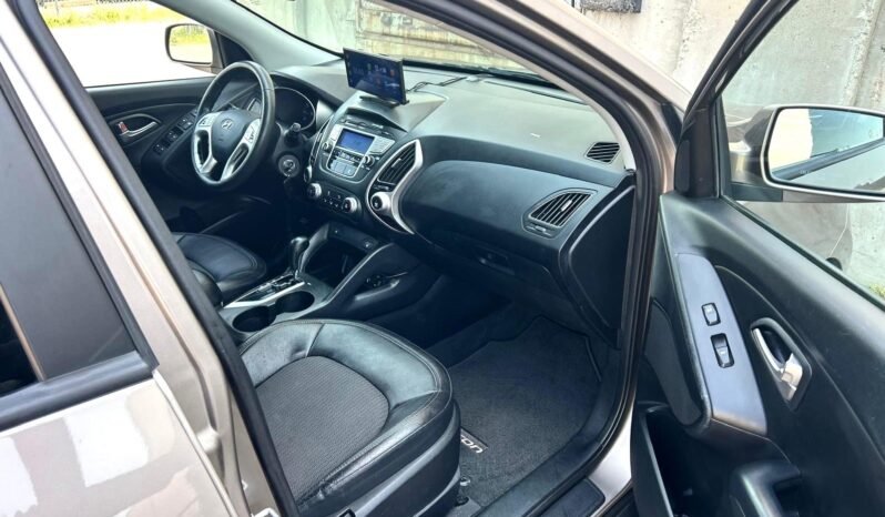 
								2013 Hyundai Tucson Limited AWD SUV. full									